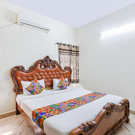 Fabexpress Fen Breeze Hotel Siruseri Exterior photo